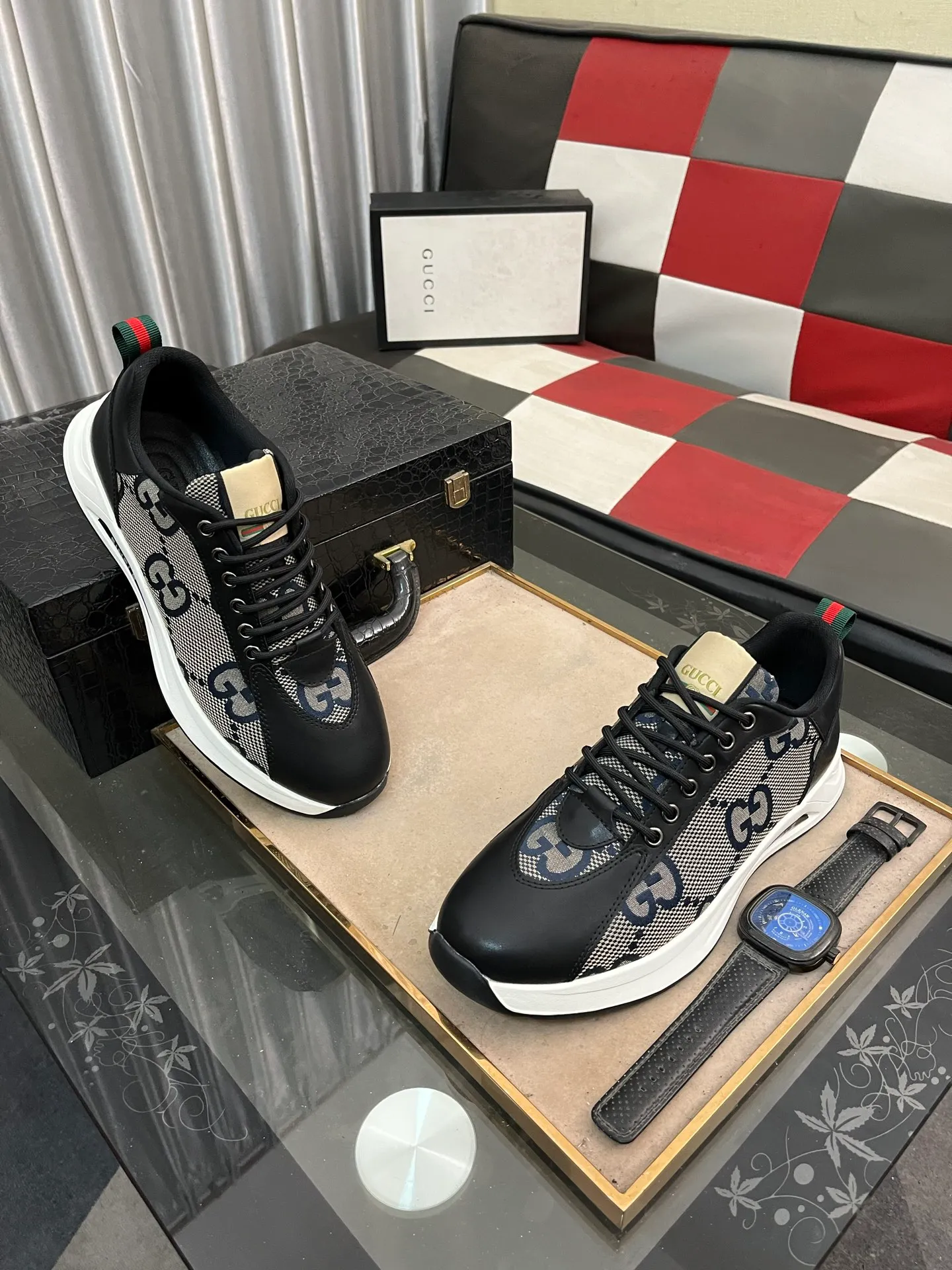 Men's shoes💰420⌚️⌚️[GUCCI] Gucci men's casual shoes are absolutely popular🔥The ultimate matching item for trendy men! The charm of super texture is irresistible, the main recommendation, the flower leather color is bright! The upper is made of high-quality cowhide with branded fabrics, pigskin lining for the feet, and wear-resistant rubber sole, which is noble and elegant! Extremely comfortable🎁🎁You can be as handsome as you want💪 38-442️⃣colors available